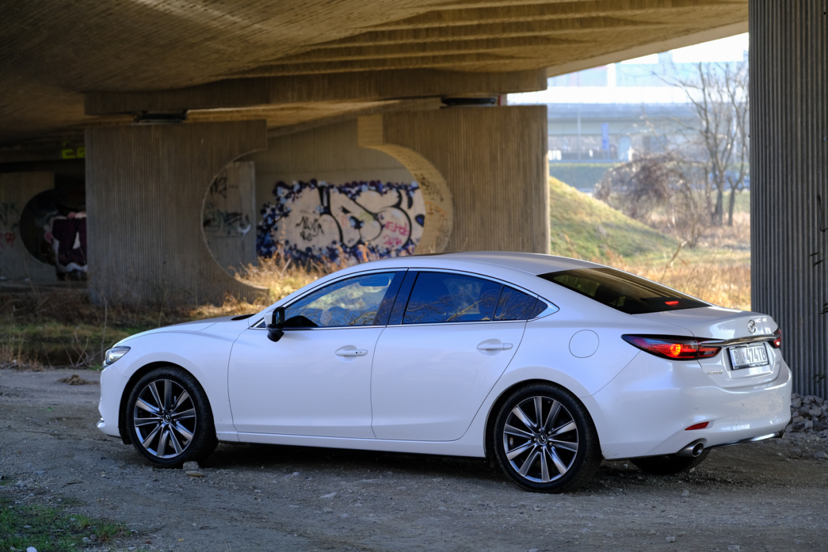Mazda 6