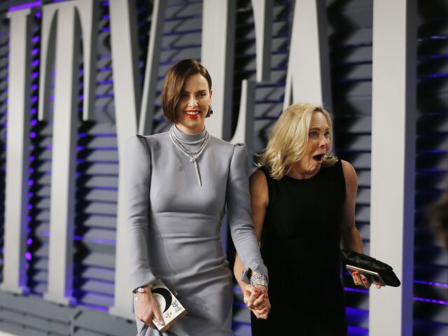 Herečka Charlize Theron a jej mama Gerda po 91. ročníku cien Oscarov.