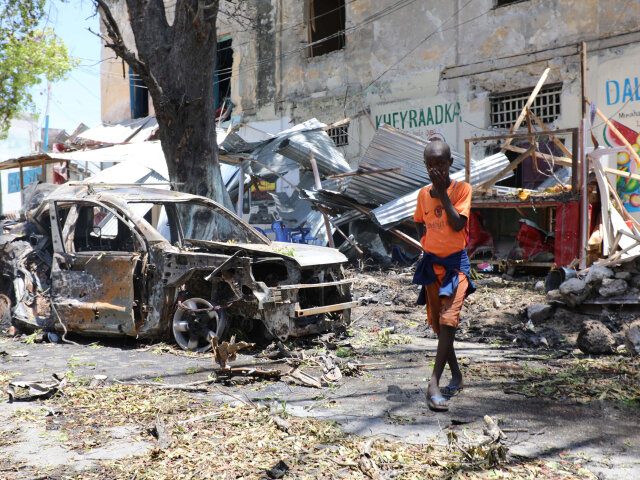 somálsko, mogadišo, afrika, teroristický útok, bomba, auto, chlapec,