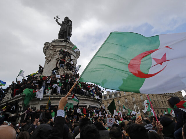 ALGERIA-BOUTEFLIKA/FRANCE-PROTEST