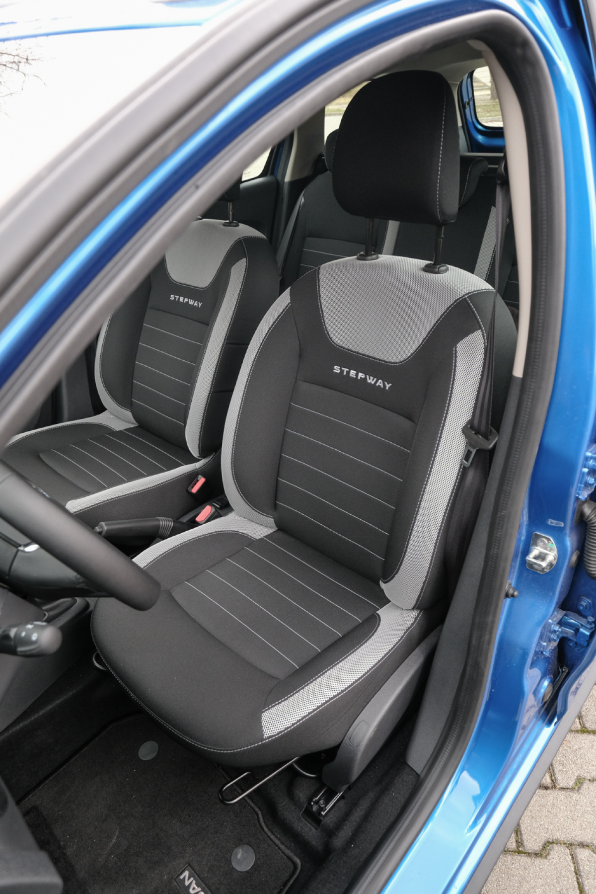 Dacia Logan MCW Stepway TCe - test 2010