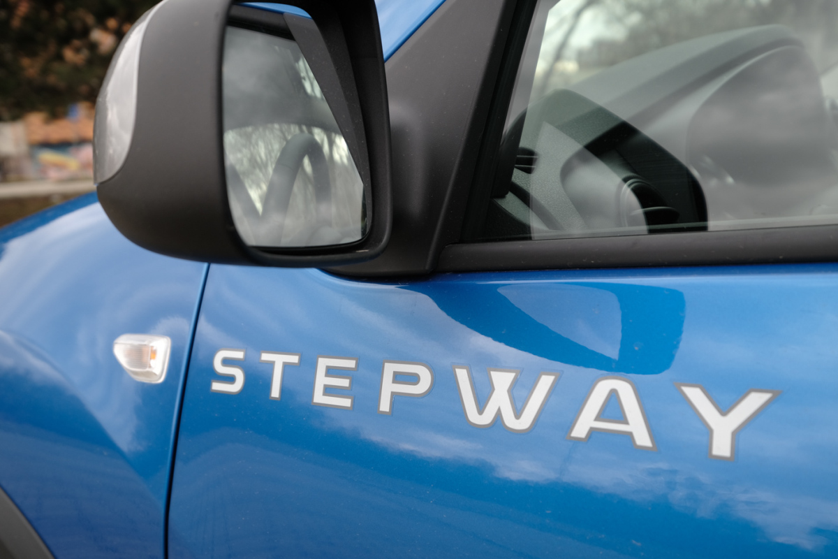 Dacia Logan MCW Stepway TCe - test 2010