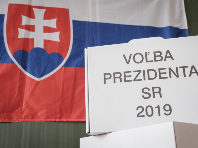 volby, prezident,  zs jeseniova, urna, 2019