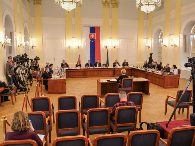 vypocuvanie kandidatov na sudcov ustavneho sudu SR