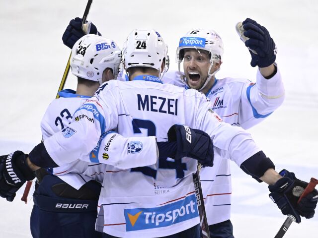 SR Hokej TL Štvrťfinále Play Off Trenčín Nitra TNX