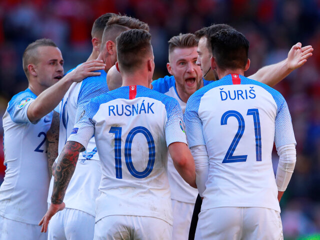 hnev rozhodca futbal Slováci