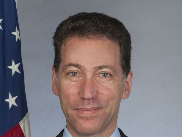 Adam Sterling, veľvyslanec USA