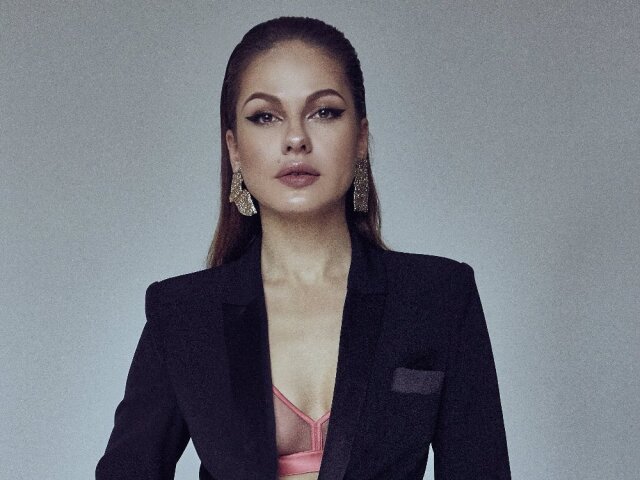 Speváčka Lina Mayer pred objektívom fotografa Lukáša Kimličku.