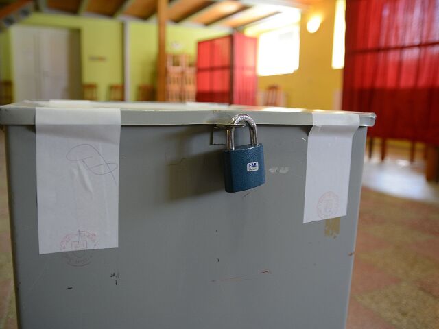 plechová urna, prezidentské voľby 2019, Medzany
