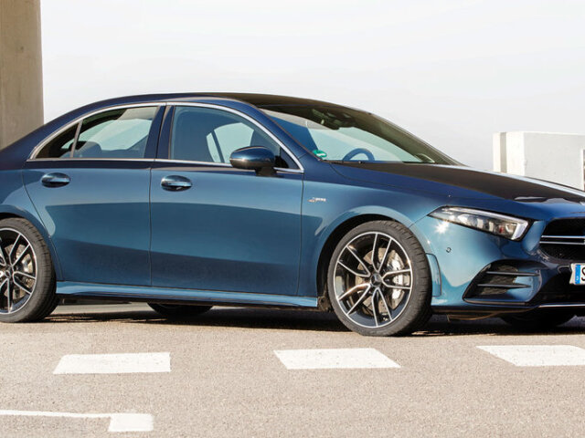 Mercedes-AMG A35 Sedan 8