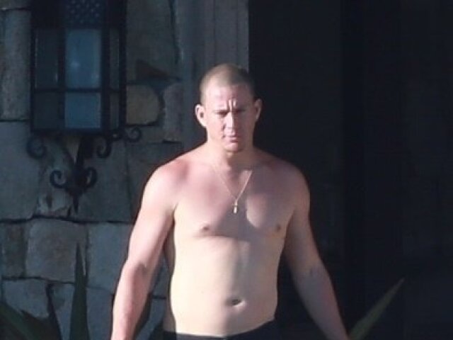 Herec Channing Tatum počas dovolenky v Mexiku na zábere paparazzov. 