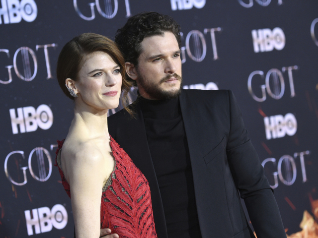 Manželia Rose Leslie a Kit Harington prišli spoločne. 