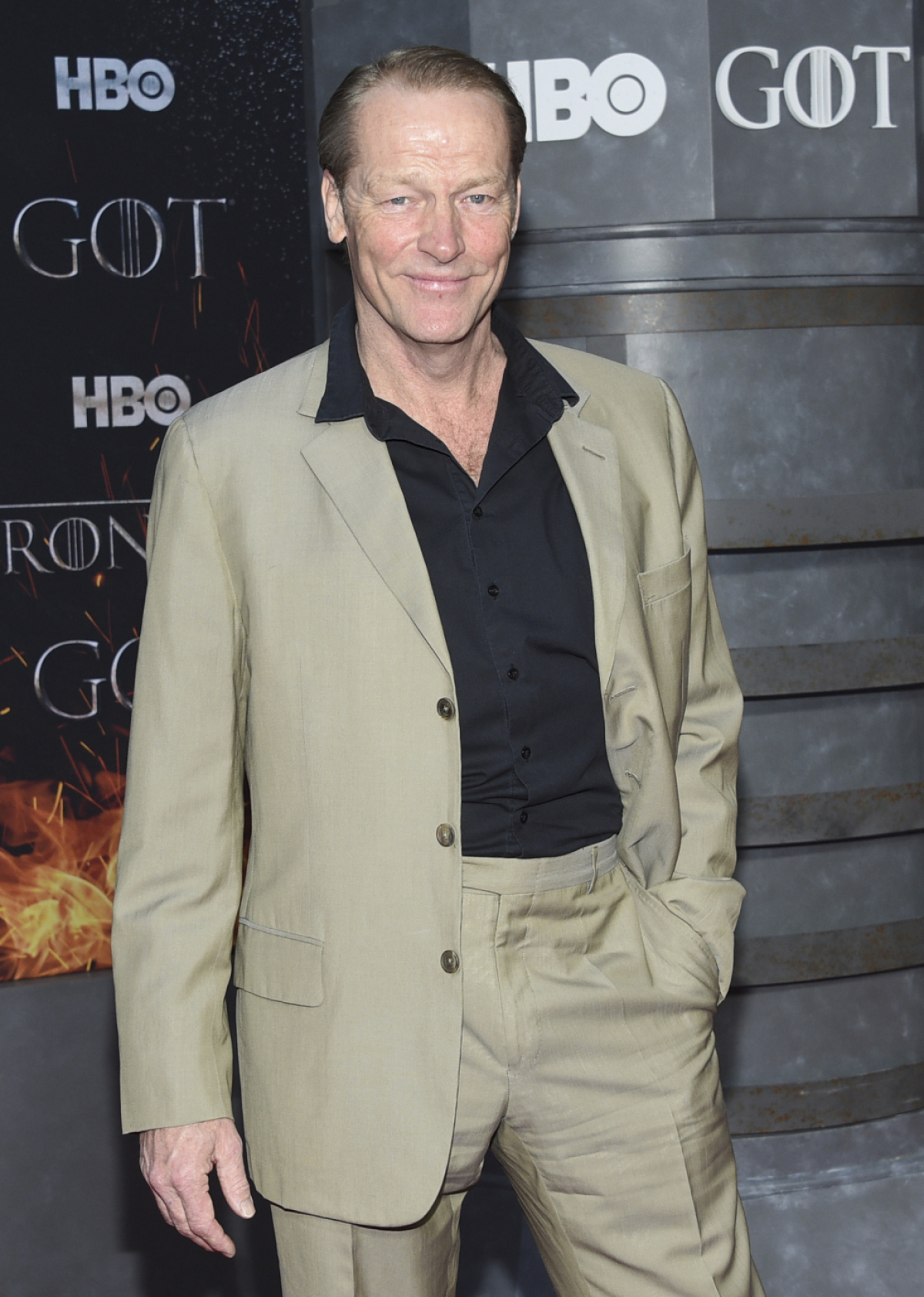 Herec Iain Glen na premiére seriálu  Hra o tróny.
