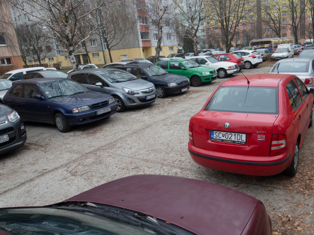 parkovanie, parkovisko, auto, bratislava