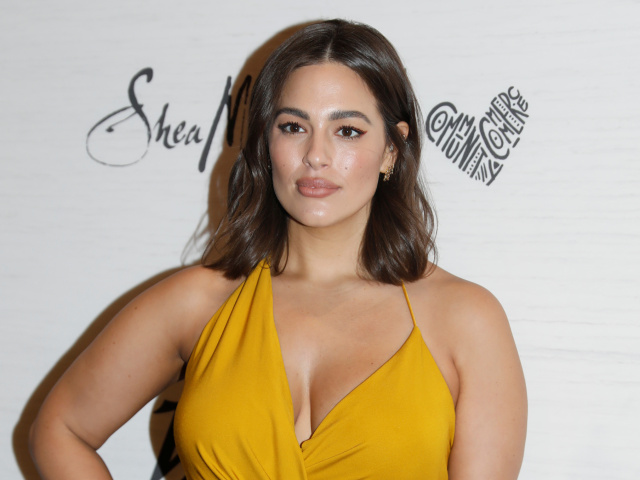 Americká topmodelka Ashley Graham v kreácii Cushnie. 