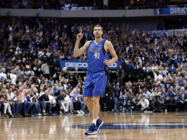 Suns Mavericks Basketball Nowitzki