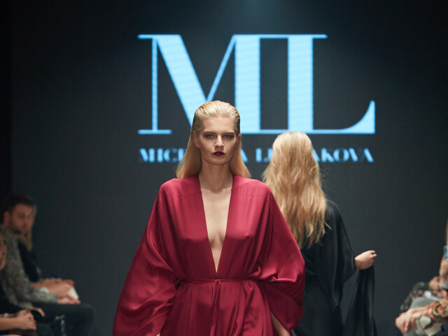 Modelka a aktuálna Miss Slovensko Dominika Grecová počas prehliadky kolekcie Jar/Leto 2019 od Michaely Ľuptákovej. 