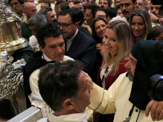 Herec Antonio Banderas a jeho priateľka Nicole Kimpell.