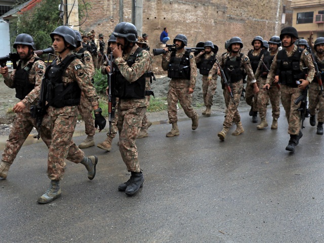 Pakistan / ozbrojenci /
