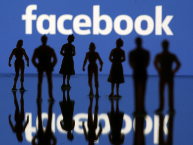 Facebook / e-mail /