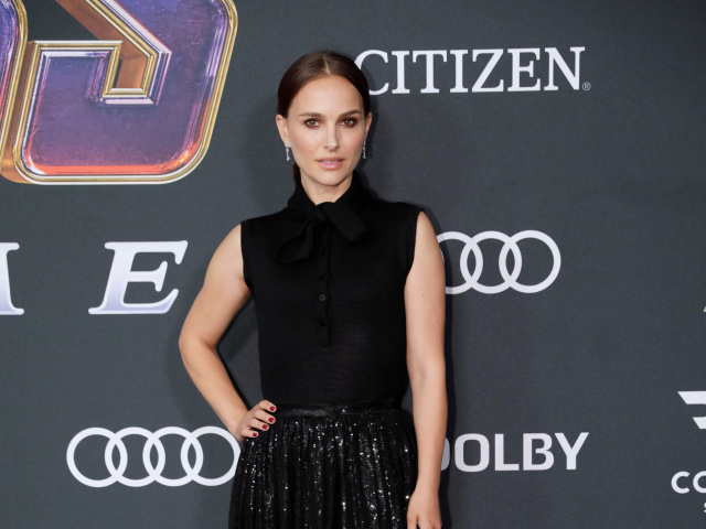 Herečka Natalie Portman prišla v kreácii Dior. 