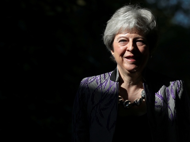 theresa mayová, brexit, odvolávanie, veľká británia, konzervatívci