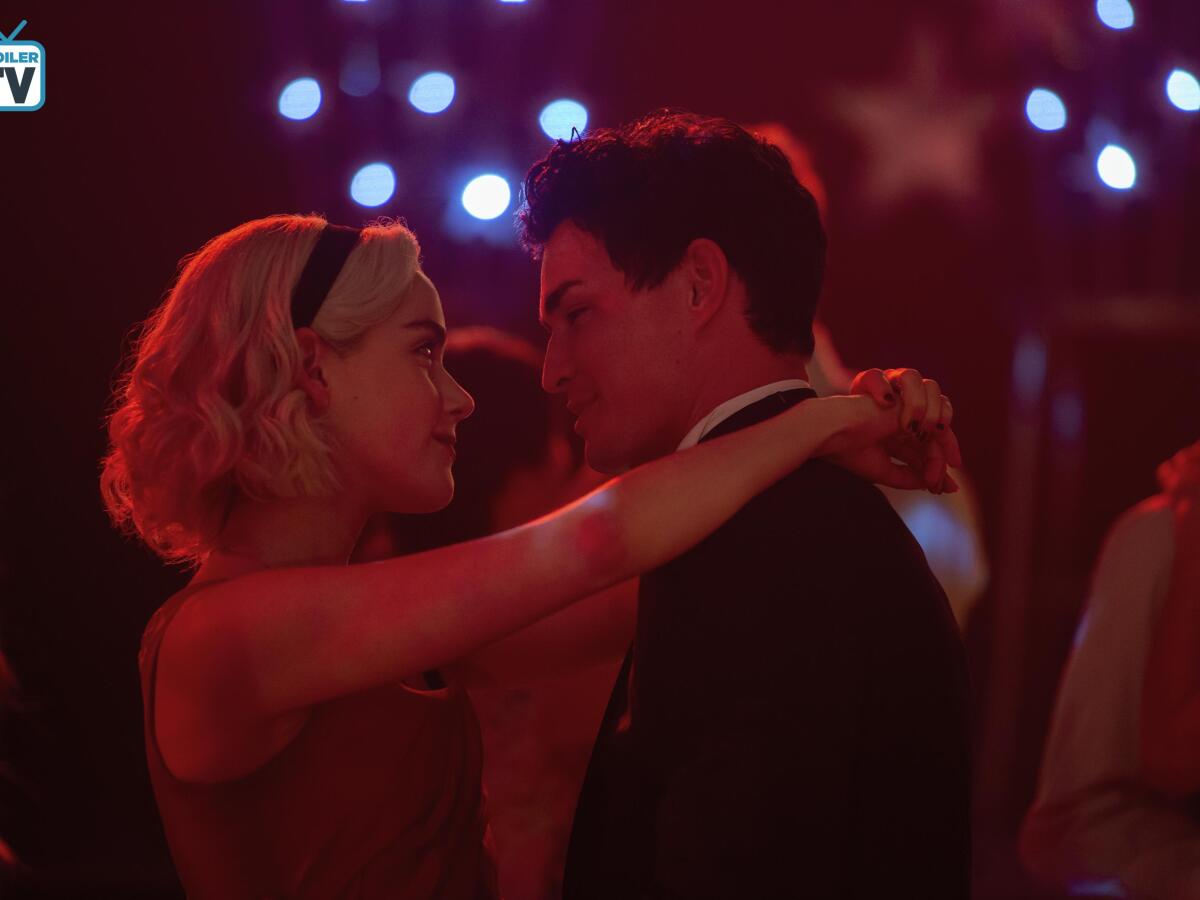 chilling adventures of sabrina, sabrina, kiernan shipka,