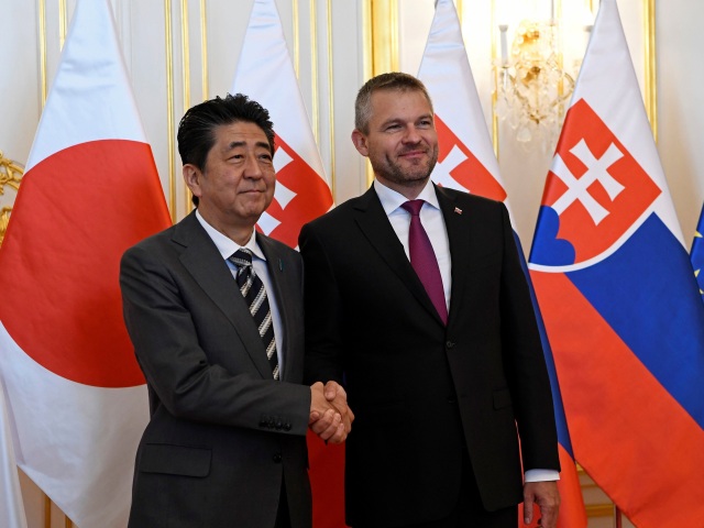 šinzó Abe, peter pellegrini