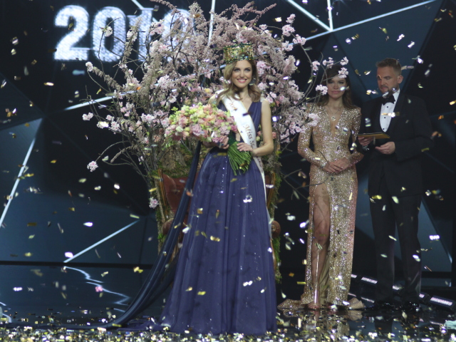 Víťazka Miss Slovensko Frederika Kurtulíková z Bratislavy počas finálového večera súťaže krásy Miss Slovensko 2019.