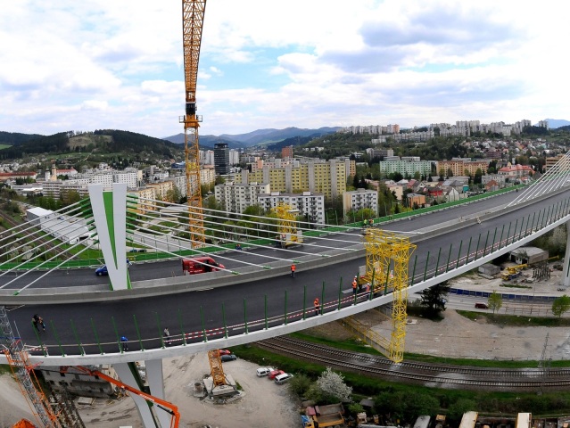 diaľnica, považská bystrica