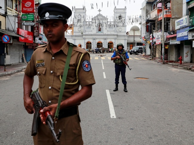 srí lanka, colombo, svätyňa sv. antona, polícia