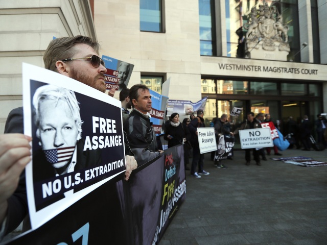 londýn, julian assange, súd