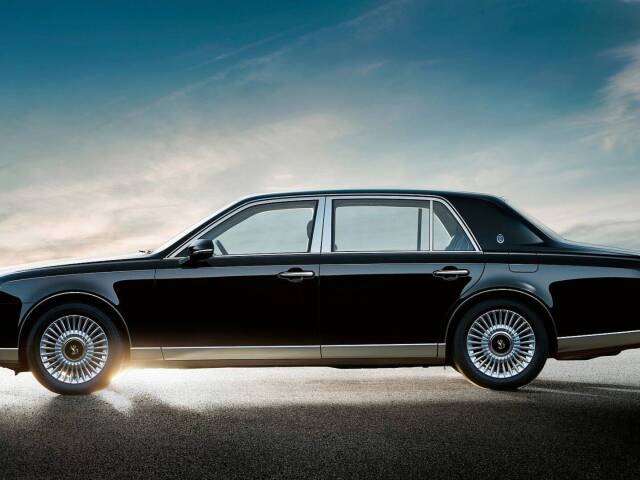 2018-toyota-century  1 