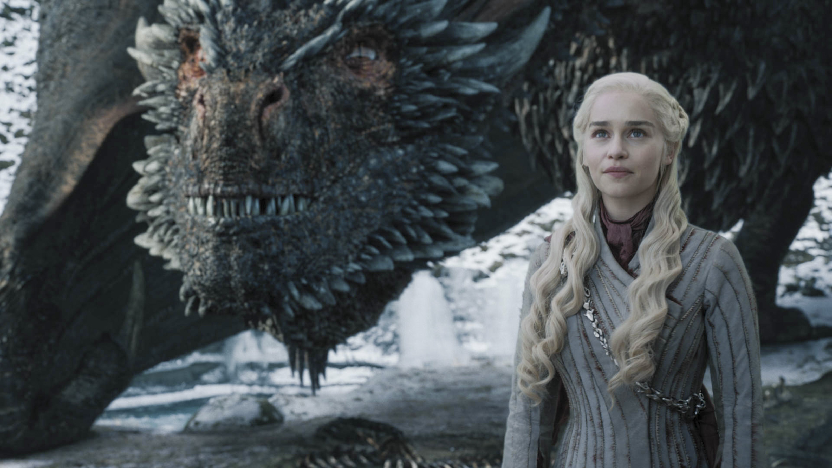 Daenerys dostala ďalšiu ranu do srdca. Prišla už o druhého draka. Po Viserionovi padol aj Rhaegal. Zostal jej už iba Drogon.