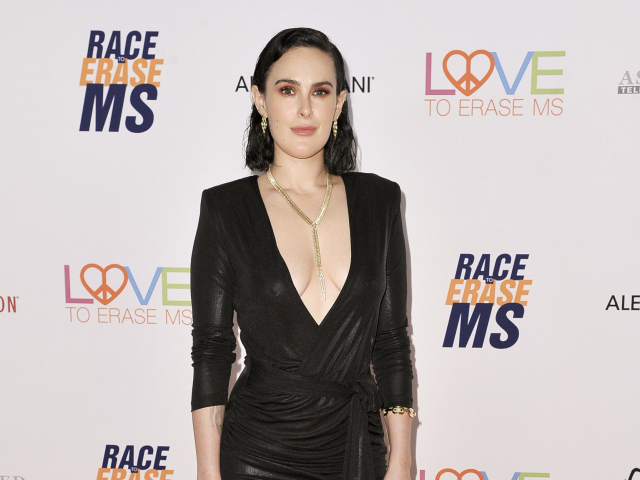 Herečka Rumer Willis na 26. ročníku benefičnej akciel Race to Erase MS Gala.