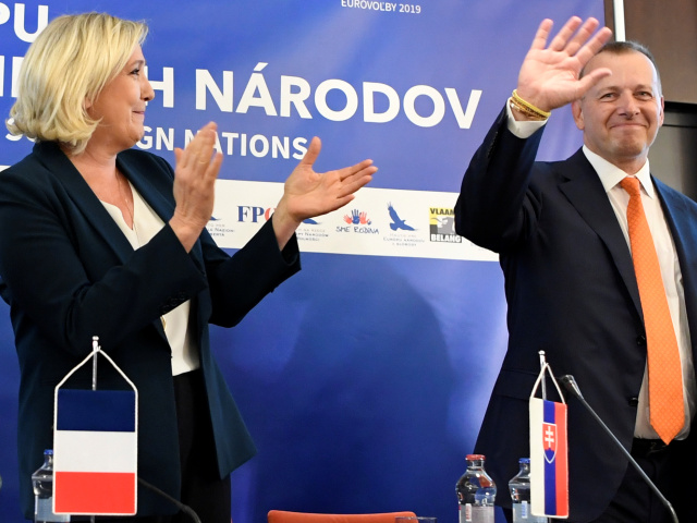 Marine Le Penová s Borisom Kollárom v Bratislave.
