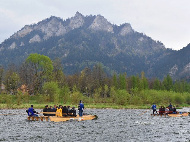SR Dunajec pltnícka sezóna plník plť rieka