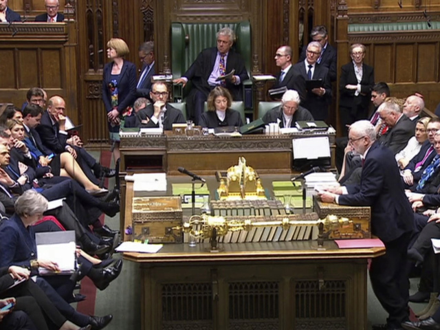 Británia parlament zasadnutie brexit Mayová Corbyn