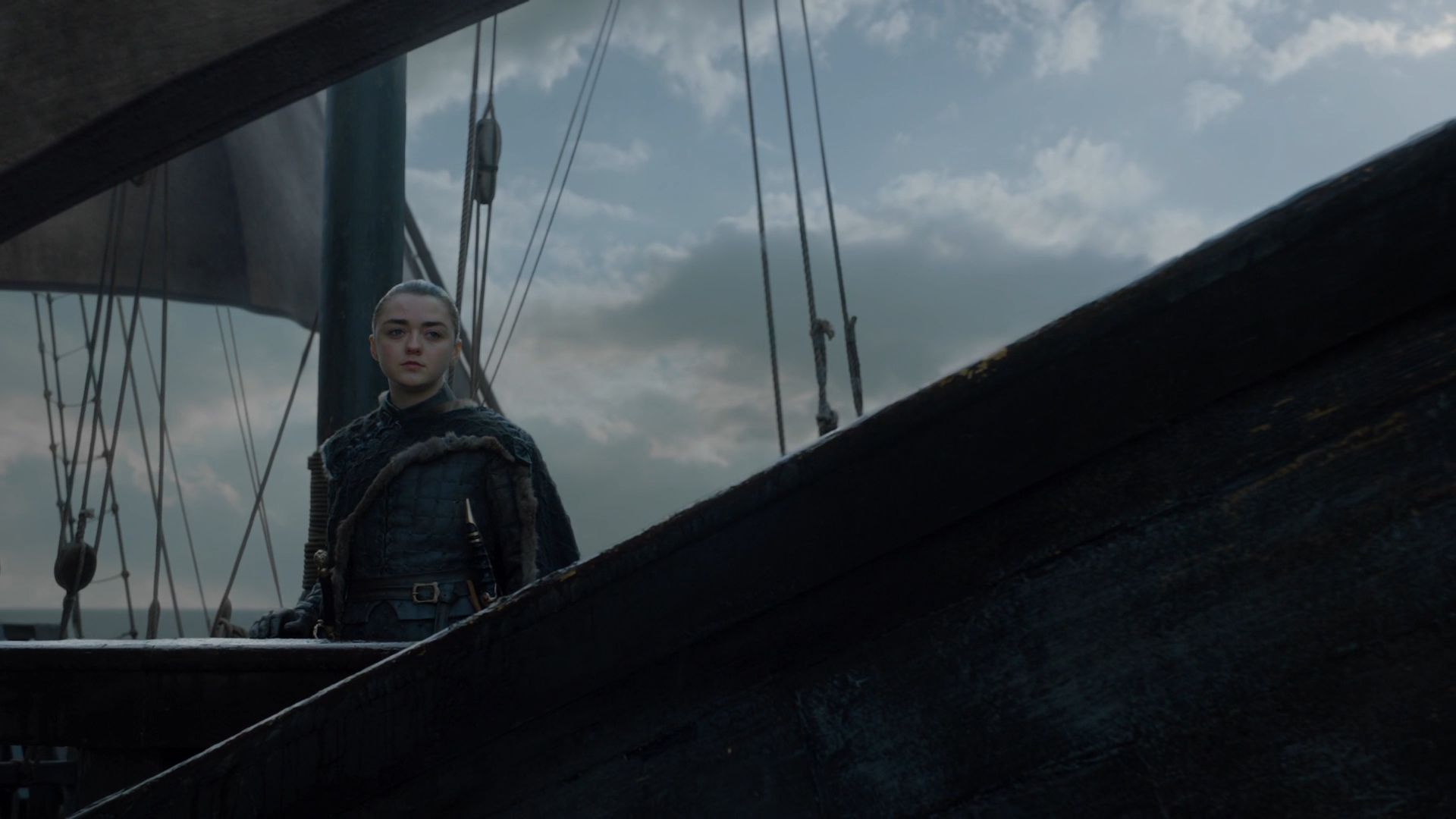 Arya opustila Západozem a vydala do nezmapovaného sveta.