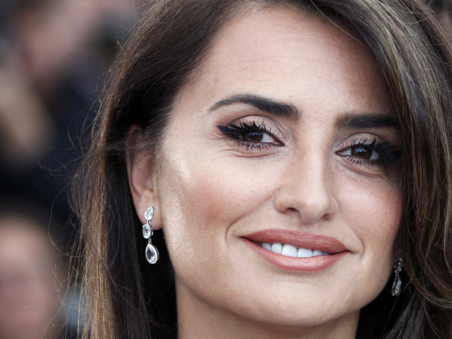 Herečka Penelope Cruz priniesla do Cannes film Bolesť a sláva.
