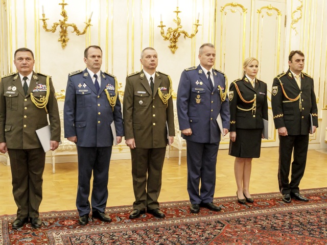 Daniel Zmeko, Miroslav Lorinc, Peter Babiar, Róbert Kleštinec, Jana Maškarová a Róbert Bozalka