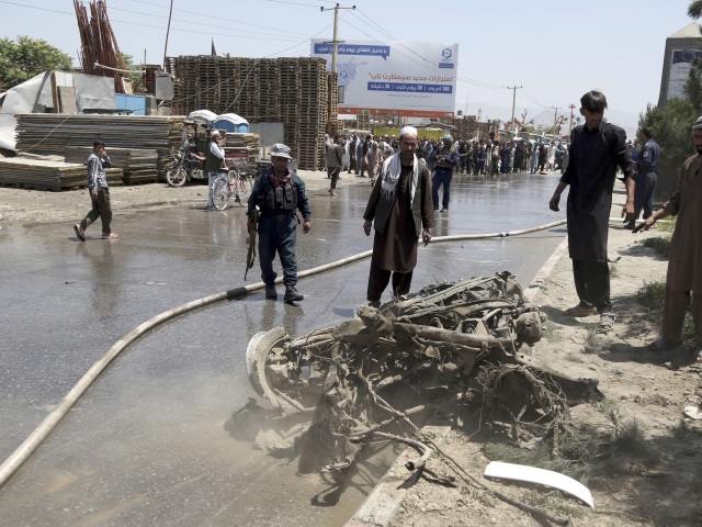 Afganistan, kábul, útok, vrak, auto, islamský štát, džihádisti, výbuch, útok, samovražedný, atentát