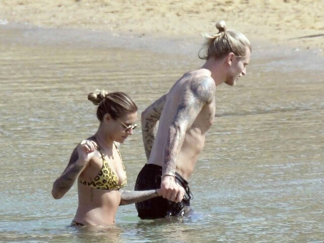 Loris Karius, ktorý chytá za FC Liverpool, s partnerkou Sophiou Thomalla
