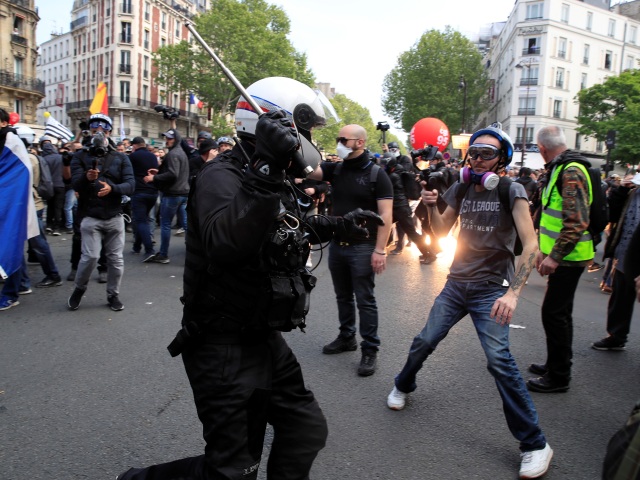 Paríž / protesty žltých viest /
