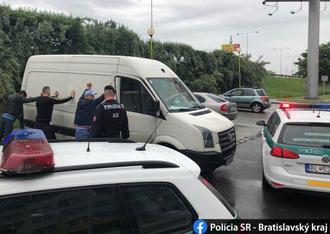 polícia, akcia, únos, dodávka