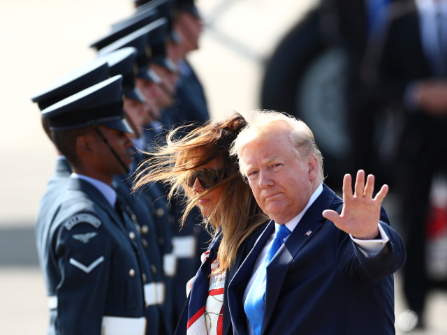 Americký prezident Donald Trump a jeho manželka Melania Trump prileteli v pondelok 3. júna do Londýna. 