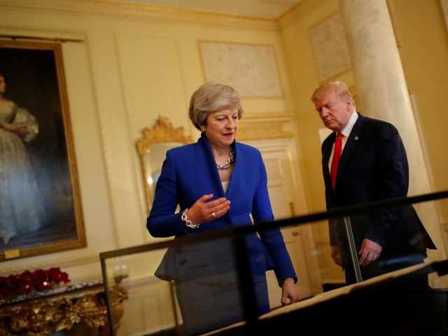 trump, mayová