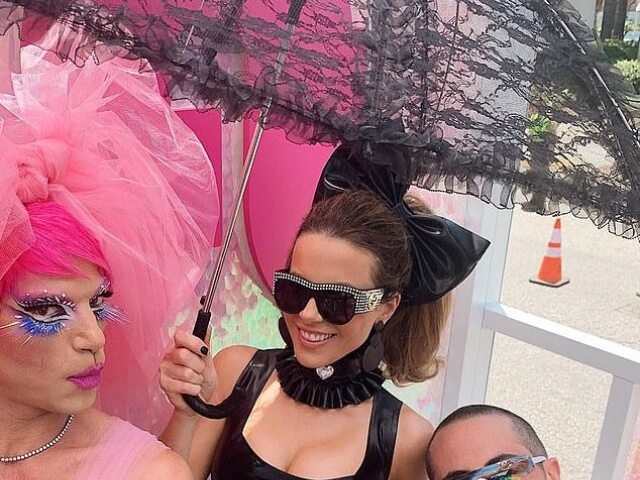 Herečka Kate Beckinsale na pochode Los Angeles Pride.
