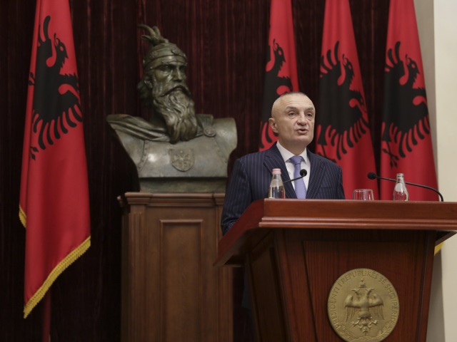 Albánsko / politická kríza / Ilir Meta /