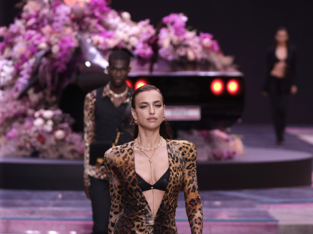 Irina Shayk, Versace